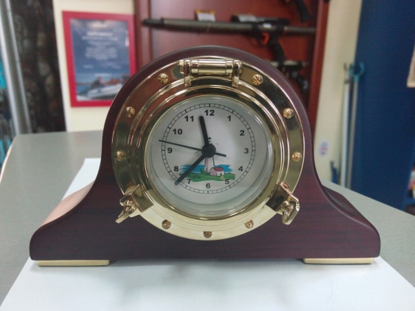 часы настольные деревянные от магазина Капитан